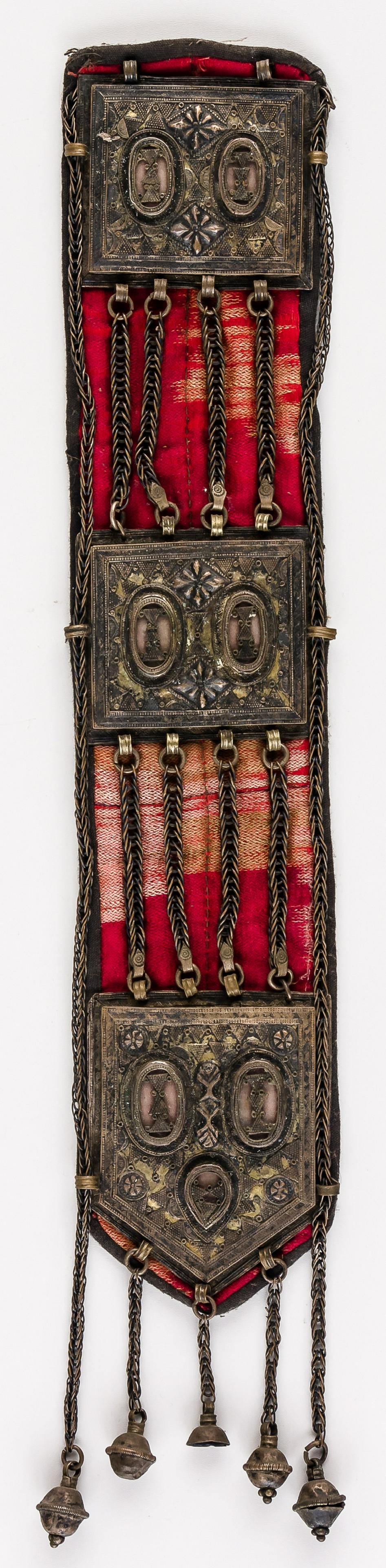 A LARGE TURKMEN TRIBAL JEWELLERY SILVER AMULETT (1 of 1)