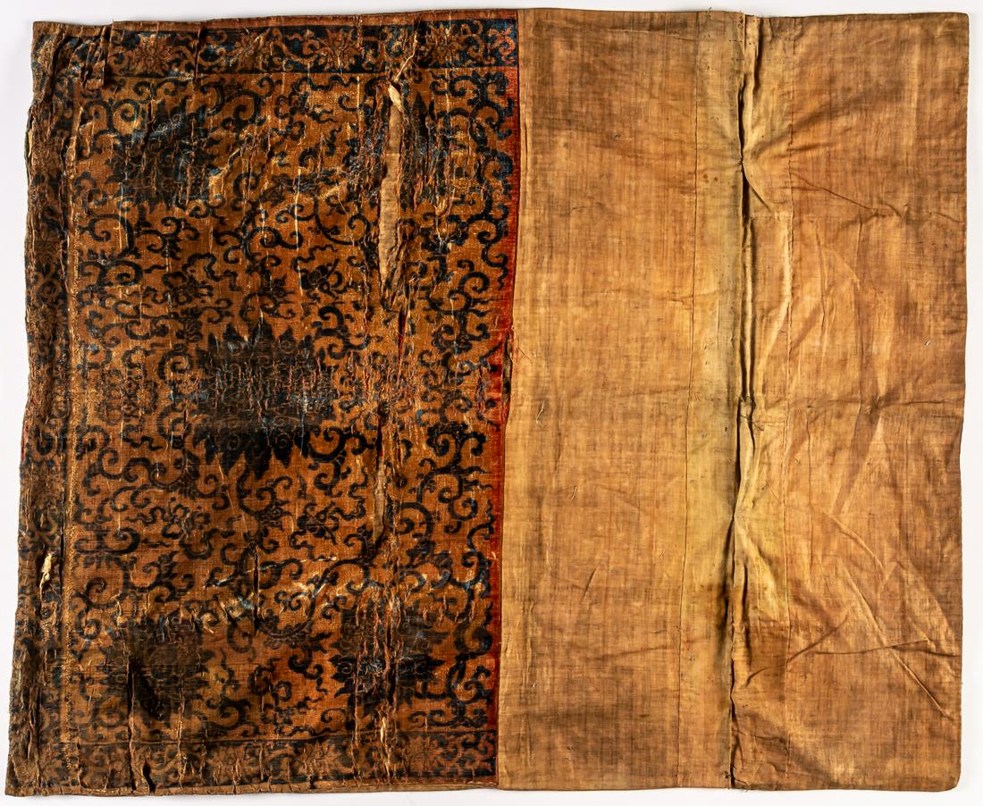 LARGE JAPANESE OR CHINESE PIECE OF FABRIC (1 of 2)