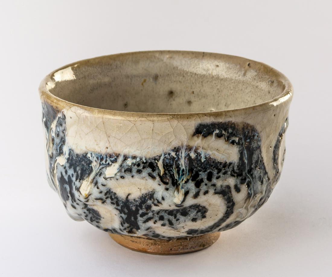 A JAPANESE SOMA TEA-BOWL (CHAWAN) (1 of 5)