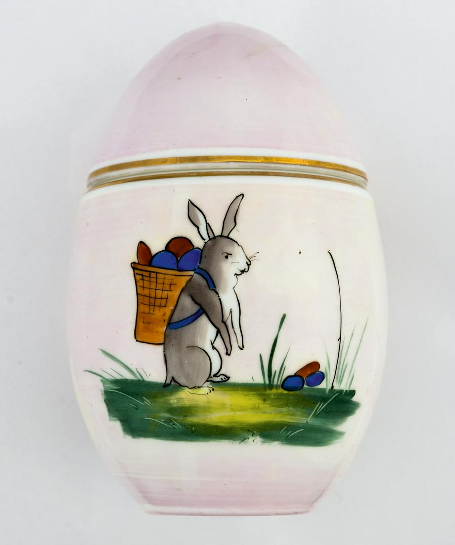 A LARGE PORCELAIN EASTER EGG SHOWING THE EASTER BUNNY (1 of 3)