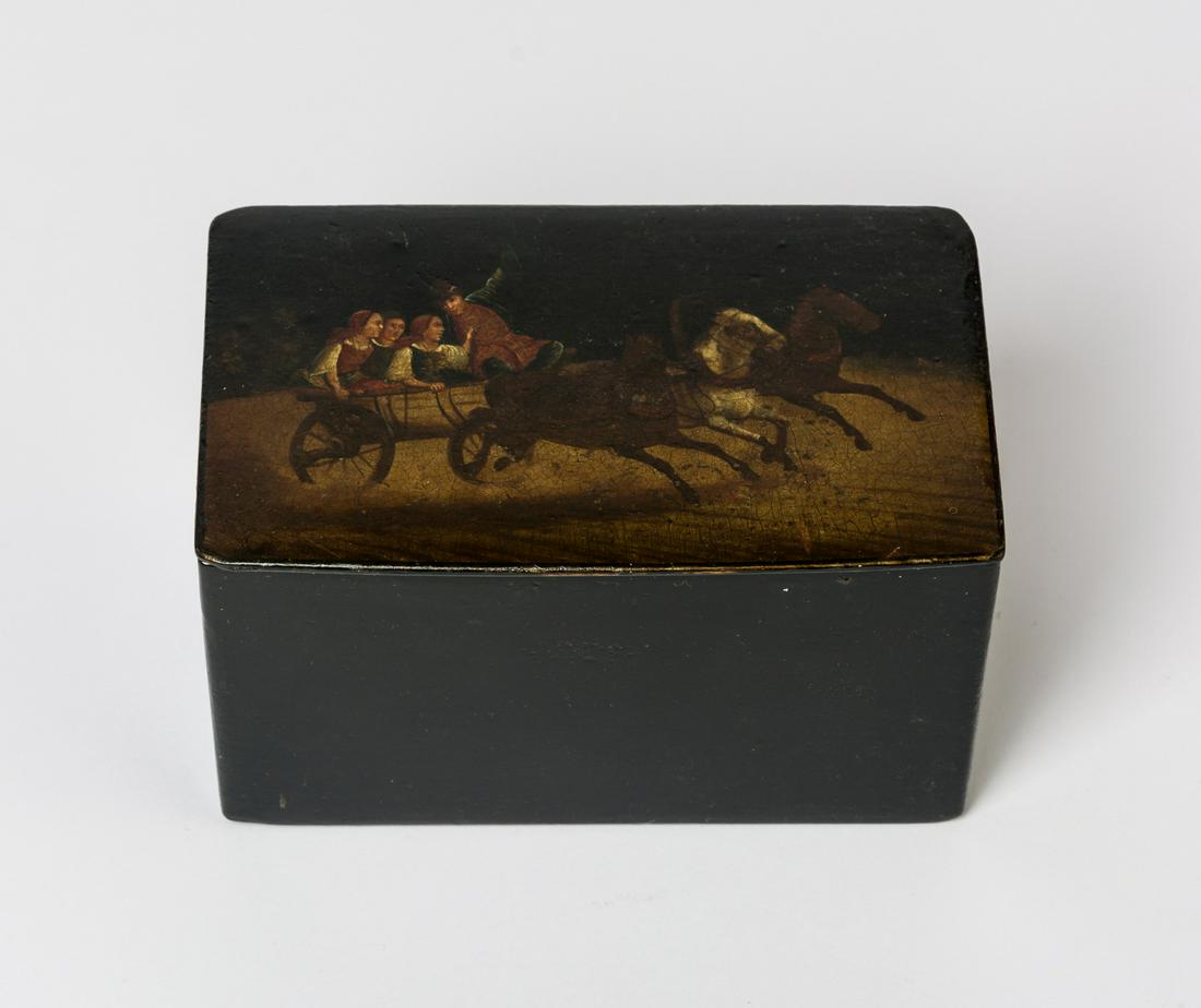 A RUSSIAN LACQUER BOX SHOWING A TROIKA (1 of 2)