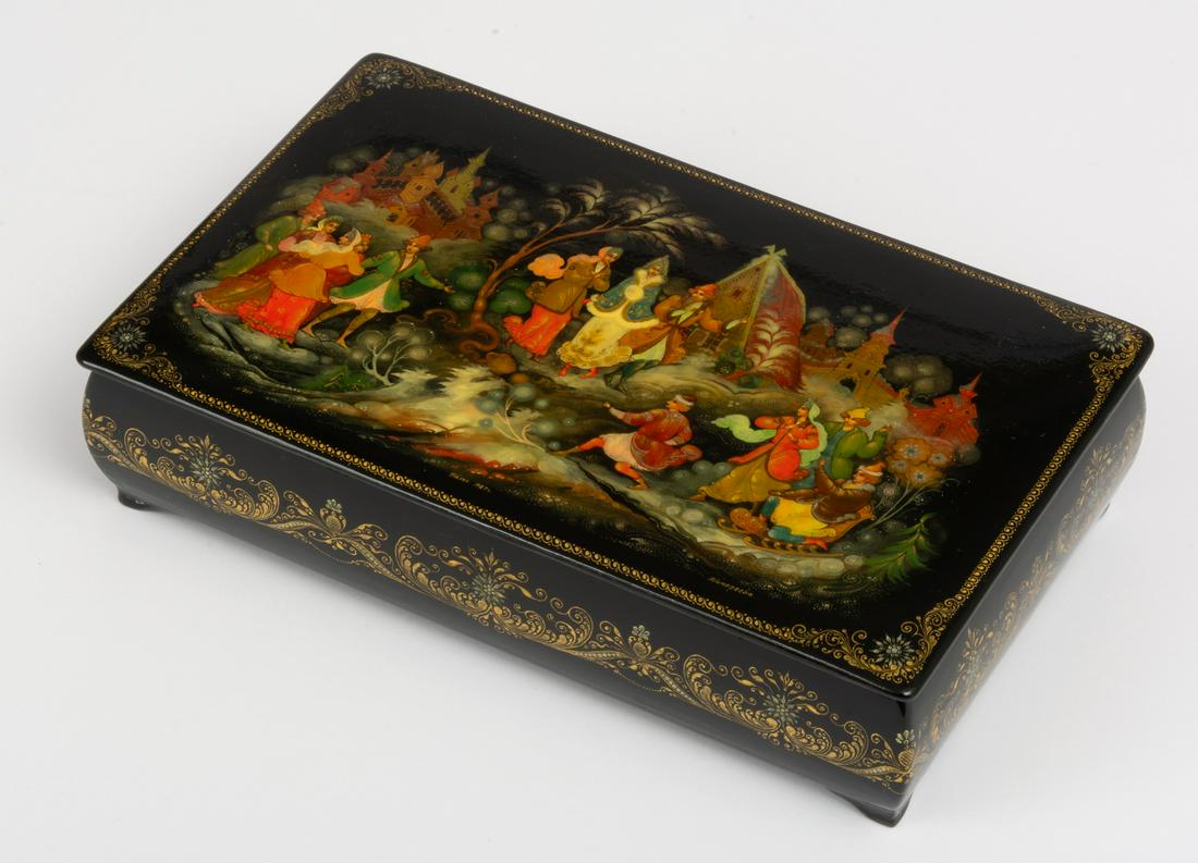 VERY FINELY PAINTED RUSSIAN LACQUER BOX SHOWING SNEGUROCHKA (1 of 2)