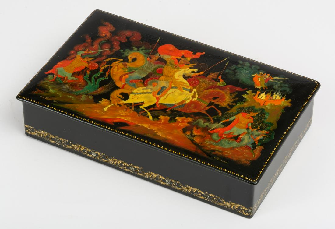 VERY FINELY PAINTED RUSSIAN LACQUER BOX SHOWING SCENES FROM BYLINY (1 of 2)