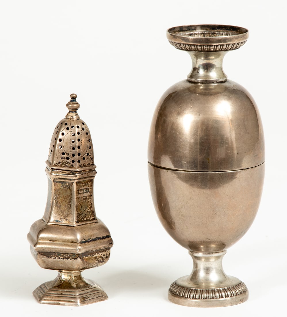 BESAMINBÜCHSE UND EIERBECHER: BESAMINBÜCHSE UND EIERBECHER Silber, verschiedene Stempel, 19. Jh. H: 8,5 cm, 10,5 cm, Gewicht: 106g SILVER BESAMIN AND EGG CUP various stamps, 19th c. H. 8.5 cm, 10.5 cm, weight: 106g