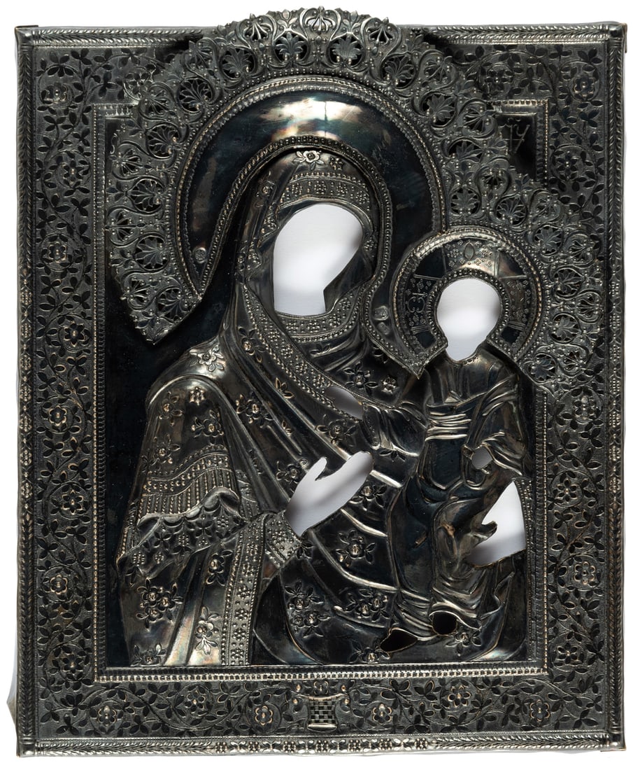 RUSSIAN SILVER OKLAD OF AN ICON SHOWING THE MOTHER OF GOD SMOLENSKAJA: St. Petersburg 1834 Assay master: Michael Karpinsky Master's mark "A.Y" 22.3 x 18.5 cm, weight: 268g