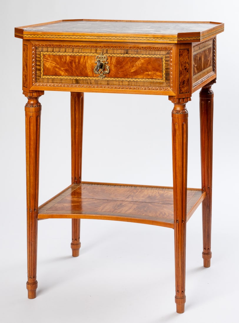 GUERIDON WITH MARBLE TOP, LOUIS XVI STYLE, IN THE TYPE OF CHRISTOPH HOPFENGÄRTNER: Bern, manufactured by Heinz Müller, 20th c, 72 x 50 x 40 cm Heinz Müller was an ébéniste based in Bern who was the last to represent Bern furniture art of the 18th
