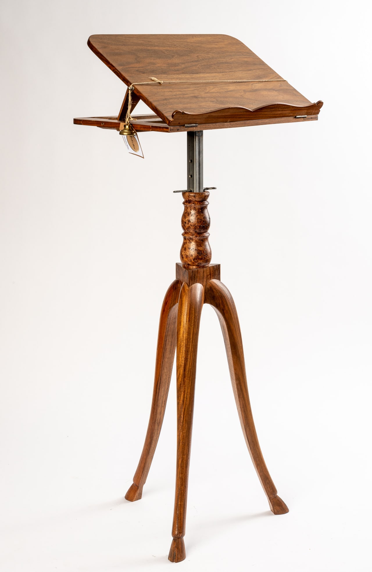 BOOKREST IN BAROQUE STYLE: Bern, manufactured by Heinz Müller, 20th c. 90 x 43 x 29 cm Heinz Müller was an ébéniste based in Bern who was the last to represent Bern furniture art of the