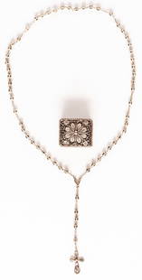 FILIGREE SILVER ROSARY WITH BOX: Finely openwork, probably 19th c. L: 35 cm, Box: 3.5 x 2.7 x 1.7 cm