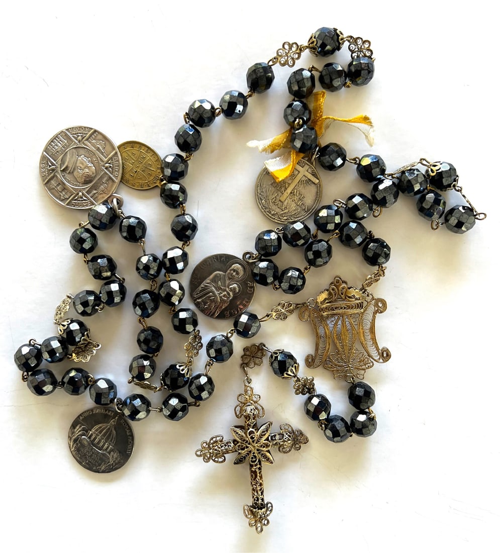 SPANISH ROSARY WITH POPE PIUS XI PENDANTS (1 of 6)