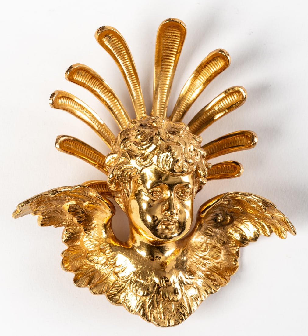 ANGEL HEAD WITH WINGS: Bronze (?), fire-gilt, probably 19th c. or earlier H: 11.5 cm, Weight: 256 g