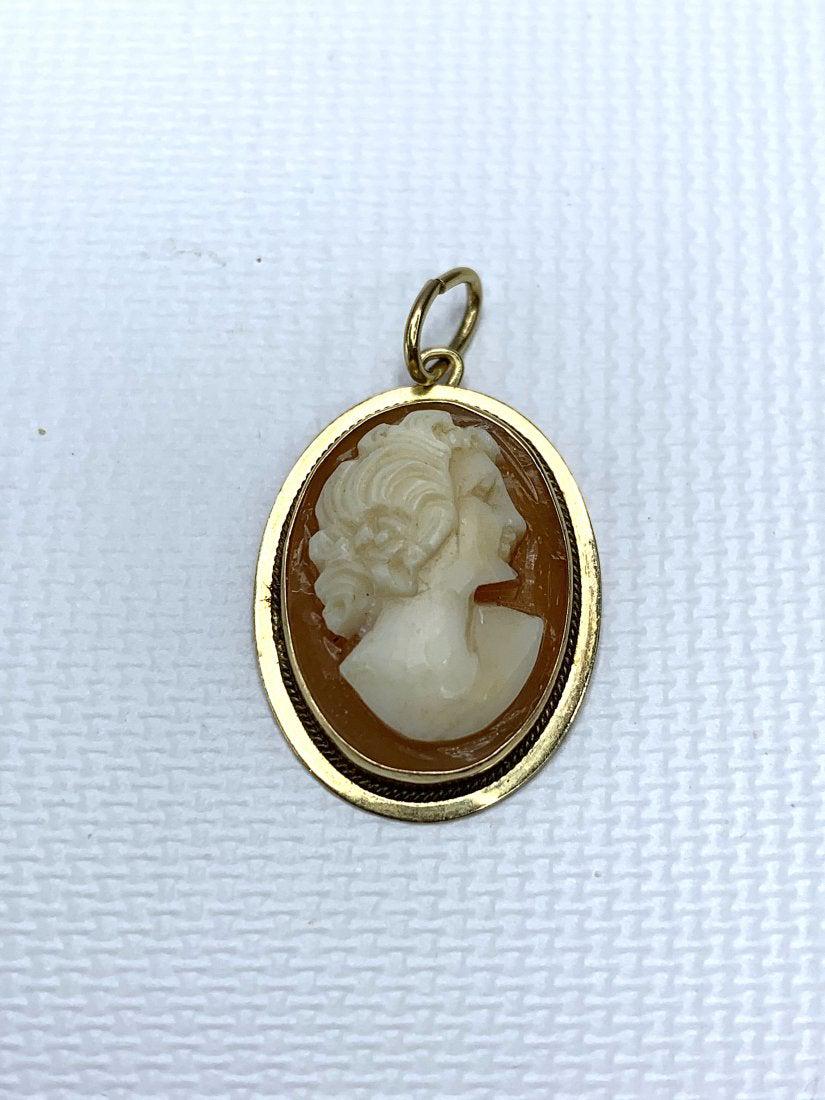 Vintage Beautiful Pendant Camafeo 14K, England Style: Vintage Beautiful Pendant Camafeo 14K 2g, England Style