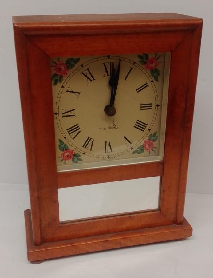 Vintage Seth Thomas Wood Mantel Clock: Title: Vintage Seth Thomas Wood Mantel Clock. Description: This piece seems to be in great condition. Fresh out of Local Estate, not tested. 8" Tall by 5.75" Wide.