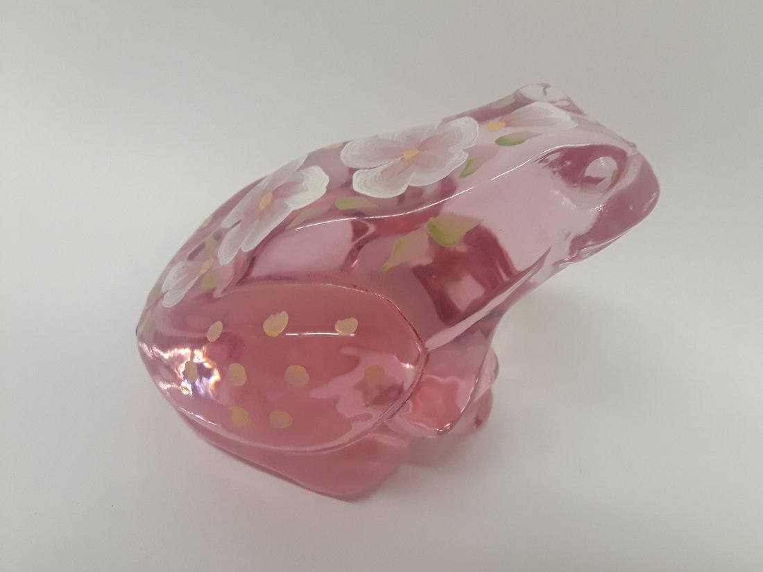 Fenton Glass Hand Paitned & Signed Frog: Fenton Glass Hand Paitned & Signed Frog. 2.50" x 2.50" (in).