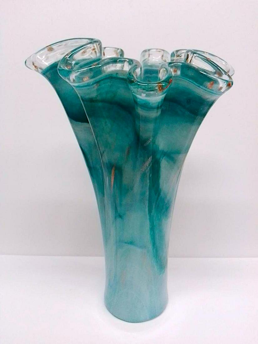 Beautiful Italian Murano Glass Handkerchief Vase: Beautiful Italian Murano Glass Handkerchief Vase, Approx 16.5" Tall. Made in Italy.