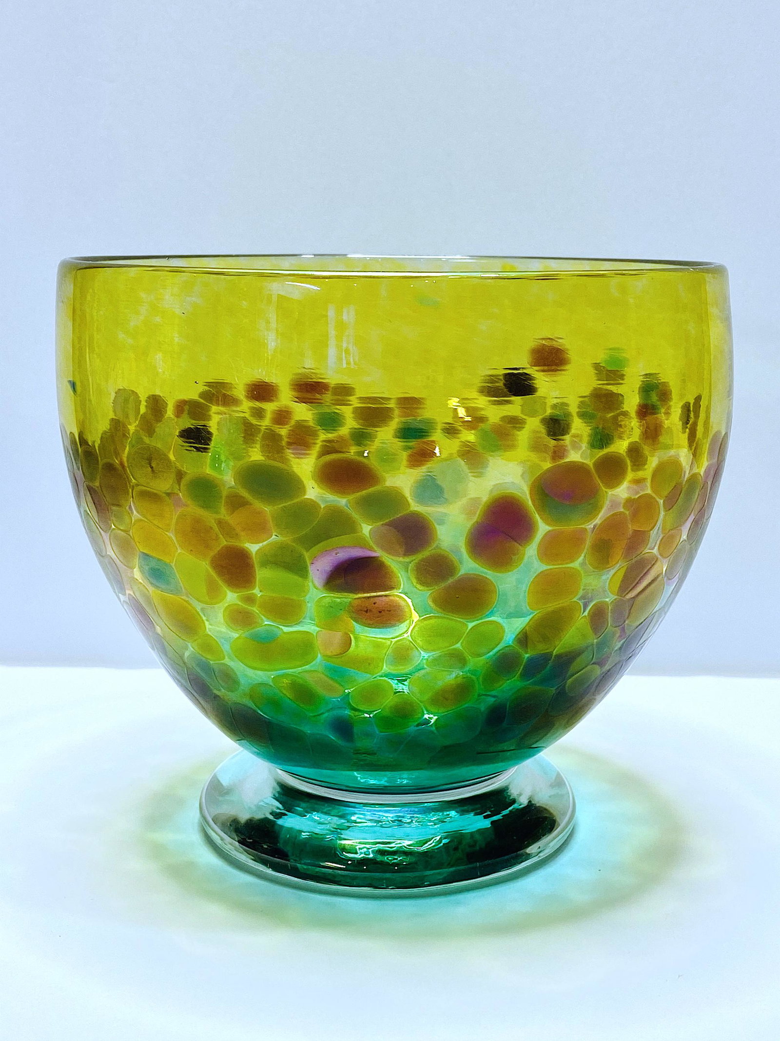 Beautiful. Robert Held, Art Glass Vase: Beautiful. Robert Held, Art Glass Vase. Hand Made in Canada, size: 5" H x 5.50" W (inches).
