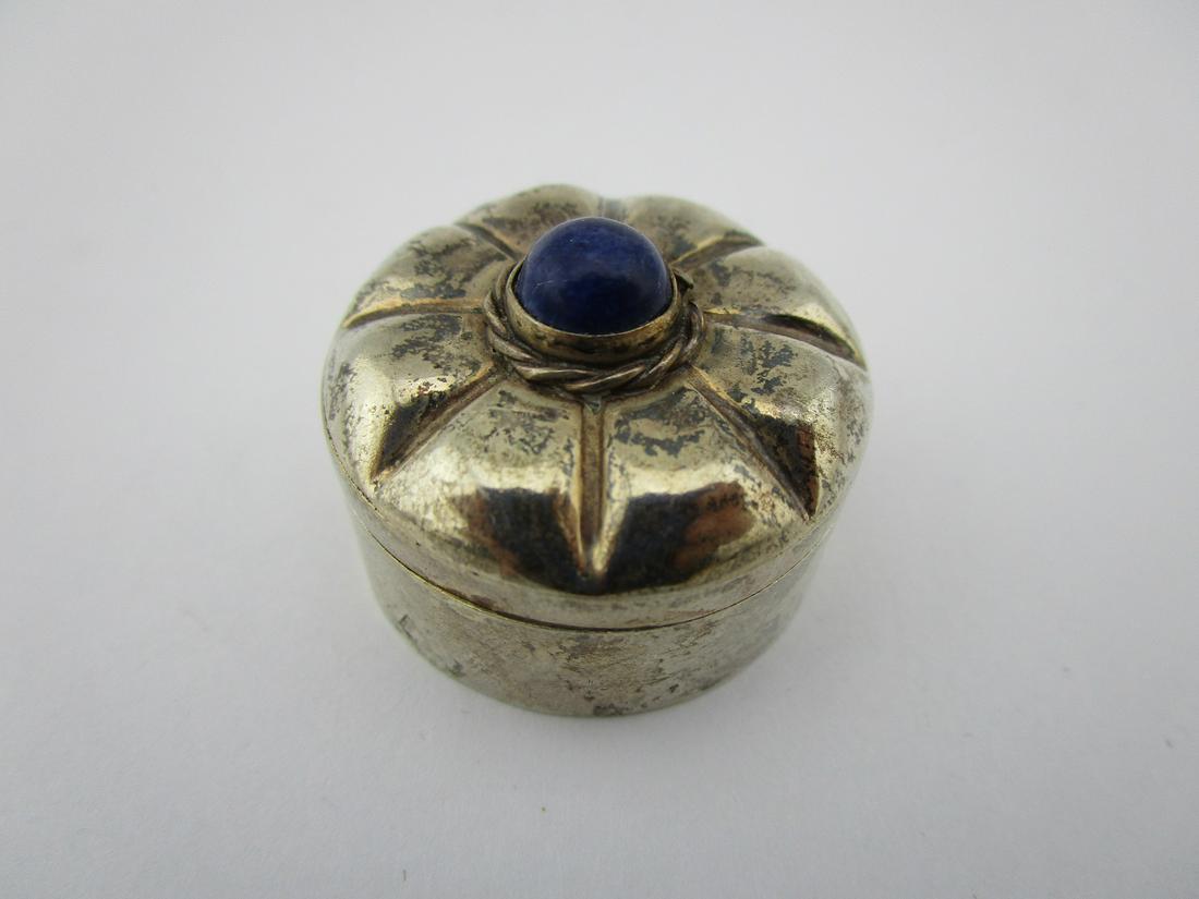Vintage Sterling Silver Pill Box With Lapiz: Vintage Sterling Silver Pill Box With Lapiz