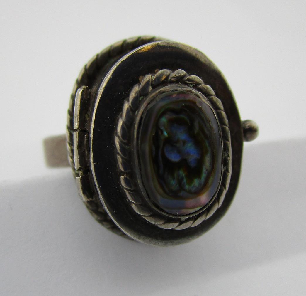 Vintage Sterling Silver Poison / Locket Ring: Vintage Sterling Silver Poison / Locket Ring