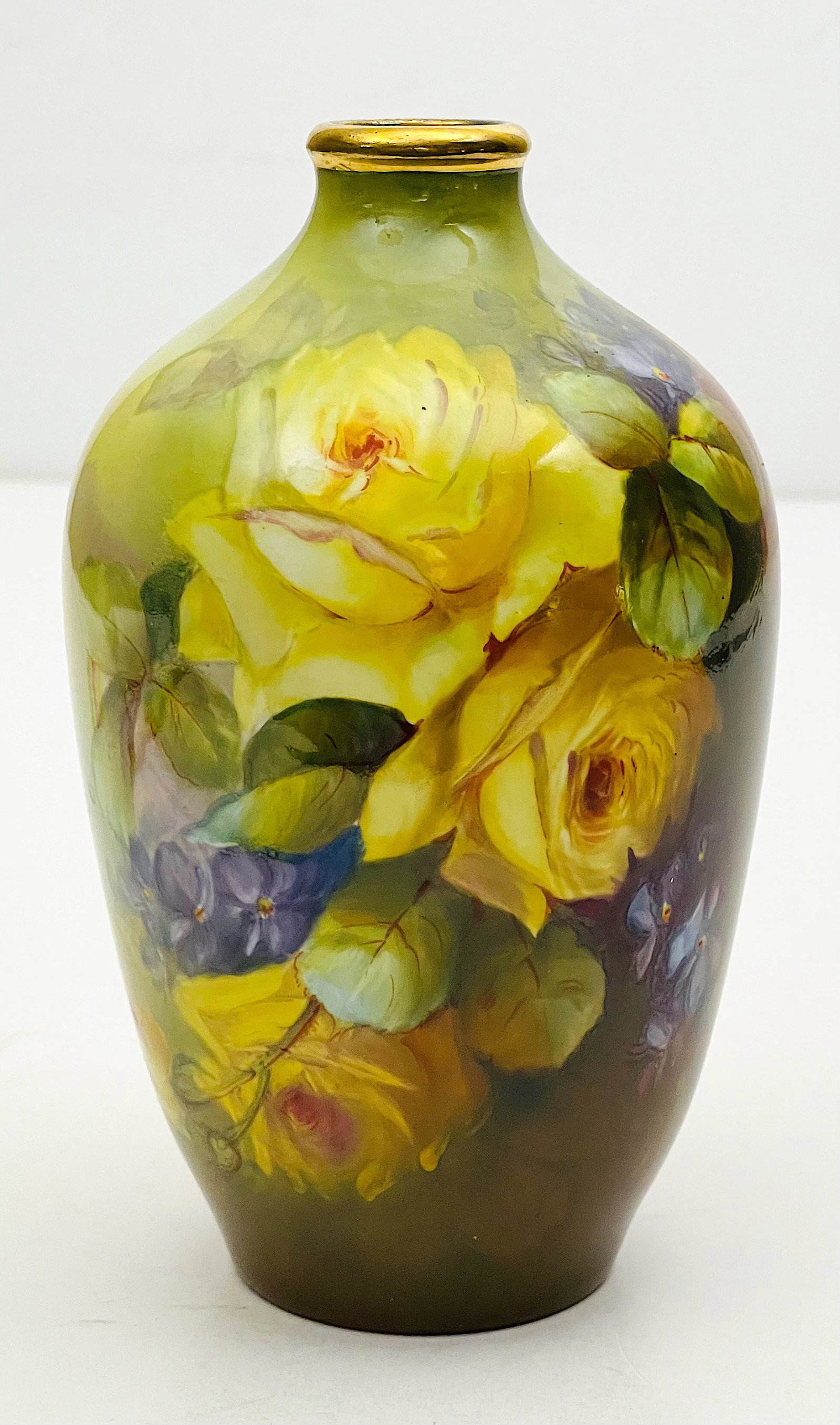 19th Century Royal Bonn Vase: 19th Century Royal Bonn Vase With floral detail, hand painted. Royal Bonn markings below. 6.50 "H x 4" W (in).