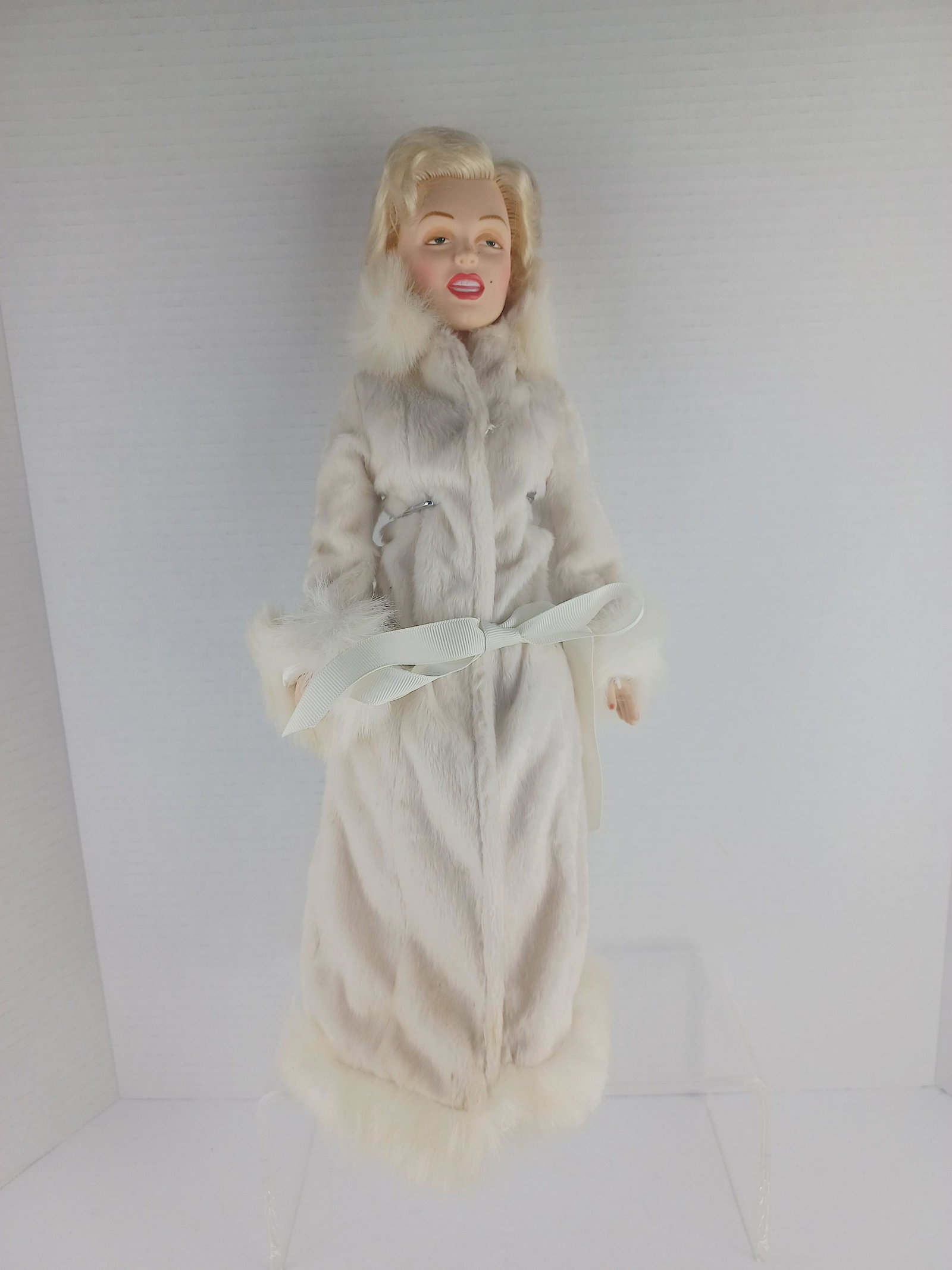 Marilyn Manroe Porcelain Doll: 16" Tall, With Doll Stand. Collection Of Miguel A. Cruz Peraza