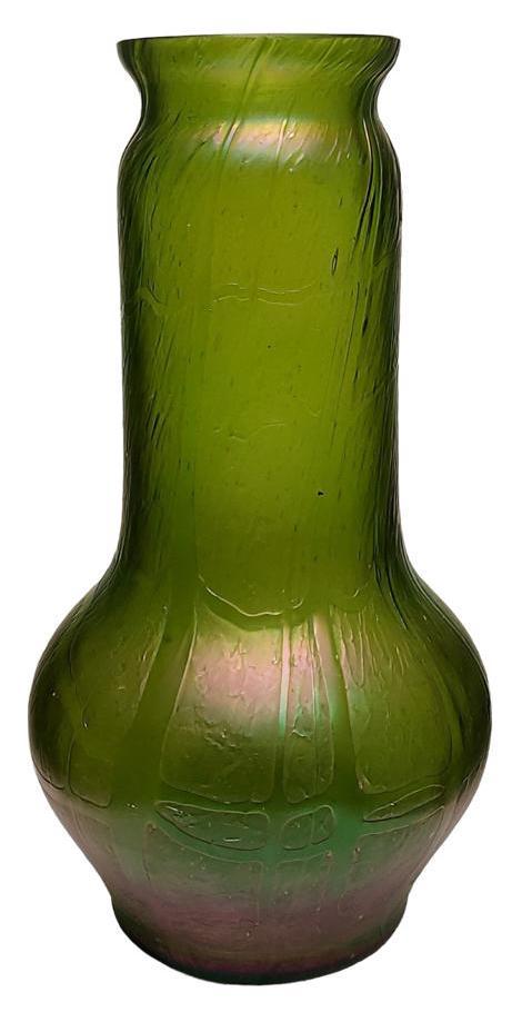 Vintage Austrian Loetz Style Glass Vase. (1 of 3)