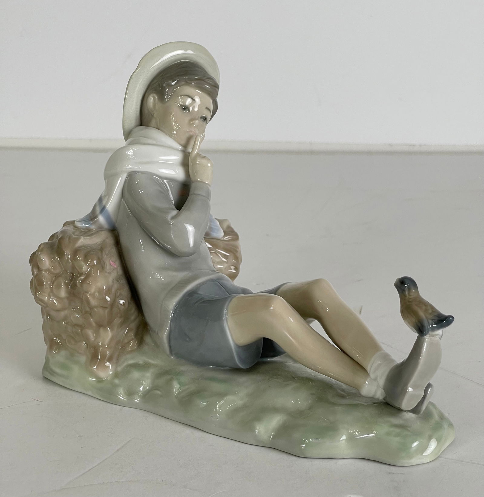 Lladro Porcelain Figurine, Shepherd With Bird 4730. (1 of 5)