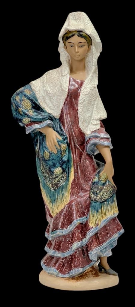 Large Lladro Porcelain Figurine "Carmen" Ref. #01012083. (1 of 10)