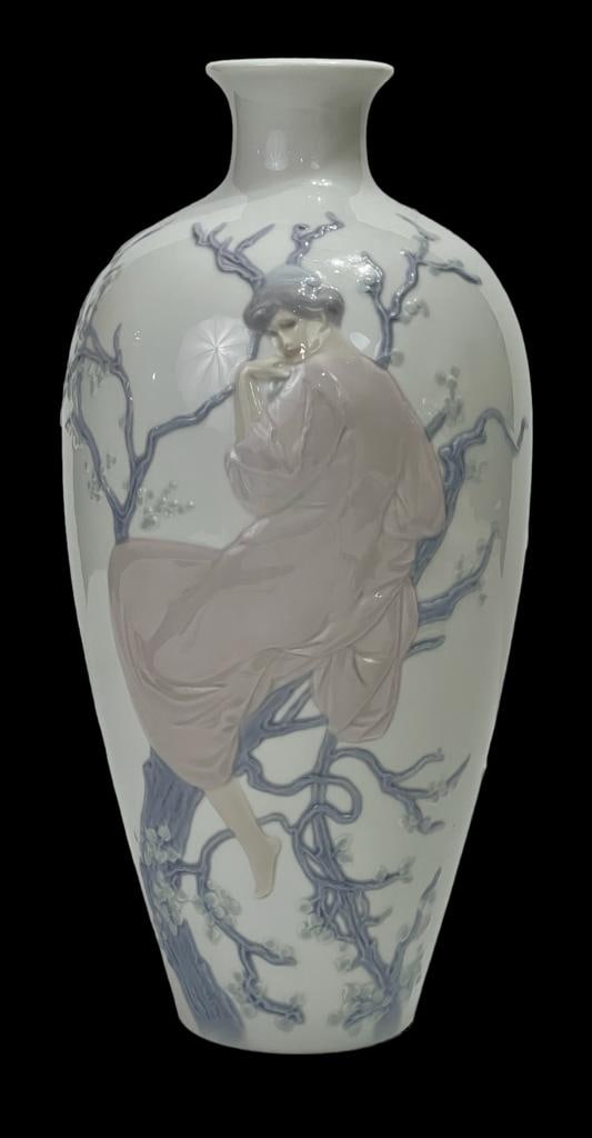 Large rare Lladro “Large Tree of life?? Porcelain Vase Ref #5621. (1 of 9)