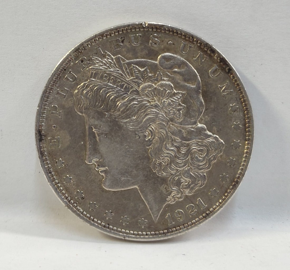 1921 US Silver Morgan Dollar Coin.: Please use photos for condition as we are not Coin experts and they are being offered fresh from a local collection.