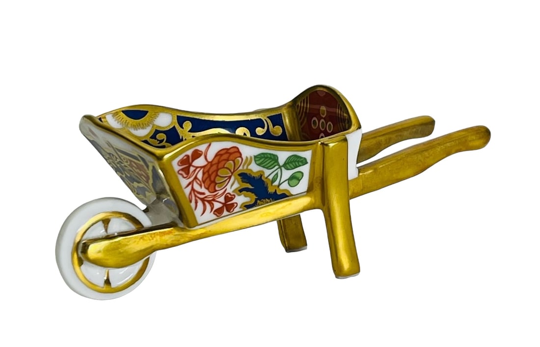Royal Crown Derby Old Imari Wheelbarrow (1 of 13)