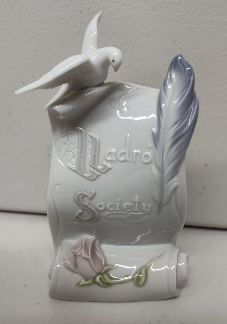 Vintage Lladro Porcelain Collector Society Plaque. (1 of 4)