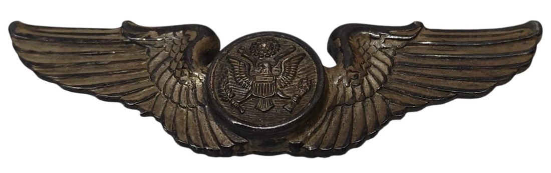 WWII Flight Air Crew Wings Sterling Silver Pin / Brooch. (1 of 3)