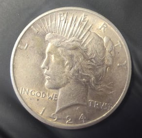 1924 US Silver Peace Dollar.