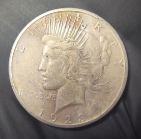 1923 S US Silver Peace Dollar.