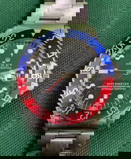 Vintage Rolex GMT Master 40mm, Mens Watch 1675, ca 1971-72.: Vintage Rolex GMT Master 40mm. Mens Watch 1675. Circa 1971-72. Officially certified chronometer self-winding movement. Stainless steel case 40 mm in diameter. Rolex logo on a crown. Bidirectional rota
