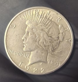 1922 S US Silver Peace Dollar.