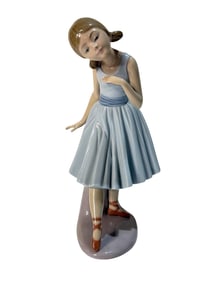 Taking a Bow (Ballet Reverence), Lladró 5095.