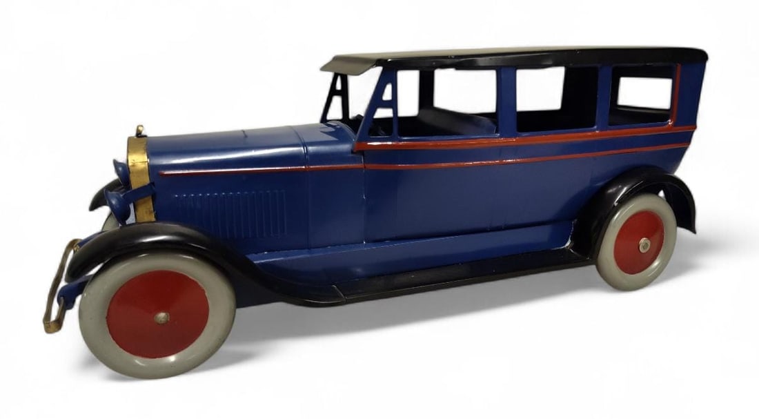 C.1920s Pressed Steel Turner Lincoln Sedan Toy. (1 of 7)