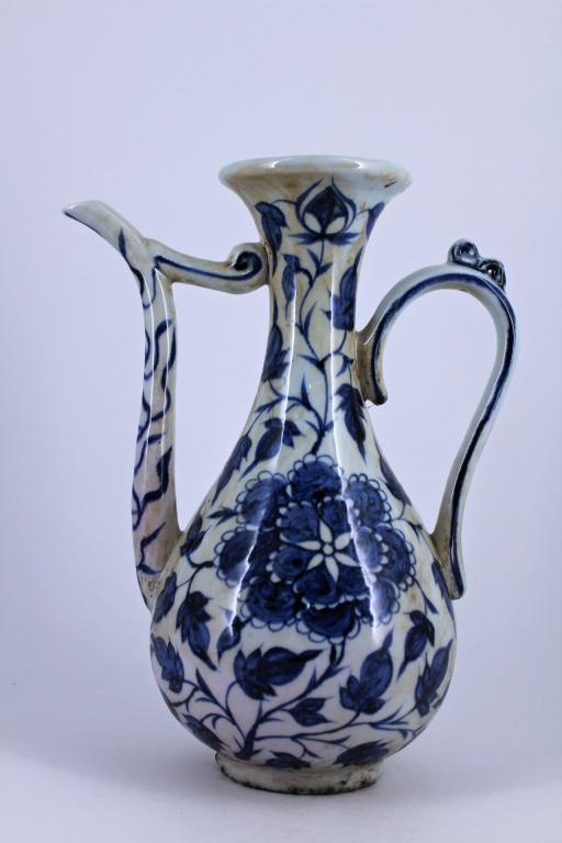 Blue&White Floral Teapot Ming Period (1 of 6)