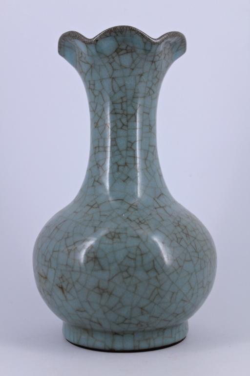 Guan yao Porcelain Vase Song Period: Guan yao Porcelain Vase Song Period 9 1/4 h x 5 1/4"