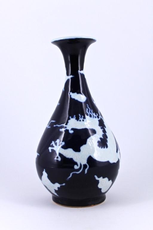 Ming Blue&White Dragon Porcelain Vase: Ming Blue&White Dragon Porcelain Vase 12 h x 5 1/4 x 3 3/8"
