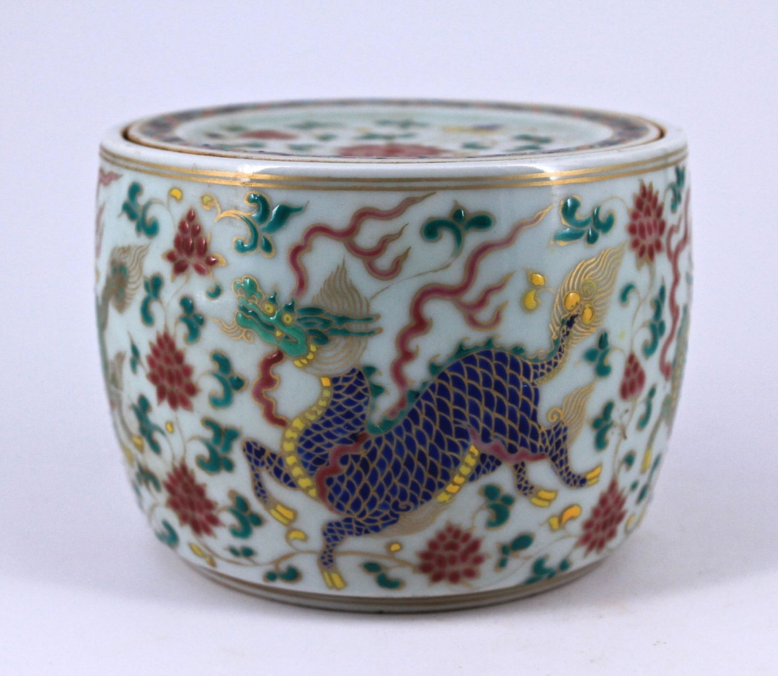 Ming DouCai Porcelain Cricket Box with Lid (1 of 8)