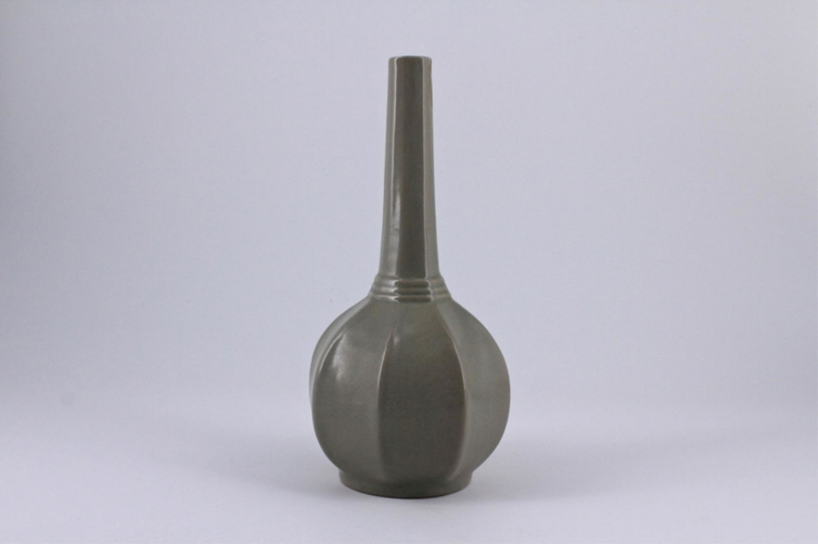 Song Miseci Porcelain Vase (1 of 5)