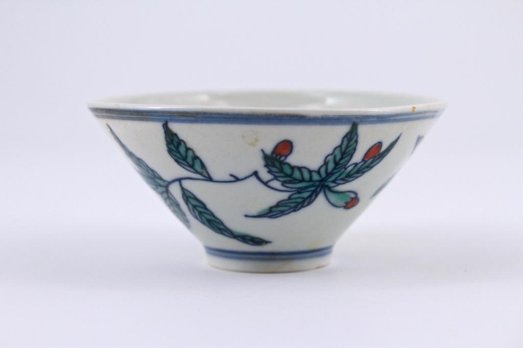 Ming Dou cai Porcelain Bowl Chenghua Mark: Ming Dou cai Porcelain Bowl Chenghua Mark 3 1/2" W x 1 7/8"H
