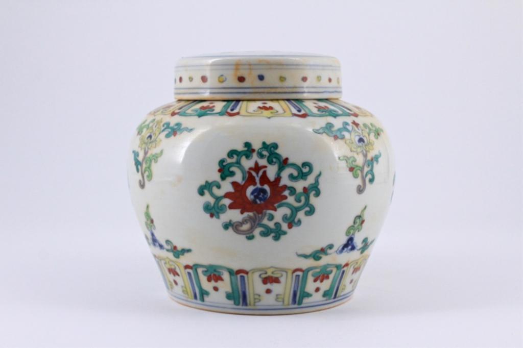 Ming Dou Cai Porcelain Jar with Lid Tian Mark (1 of 5)