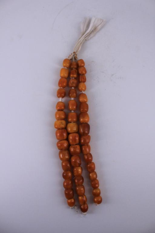 Amber Necklace Three Strings (1 of 3)