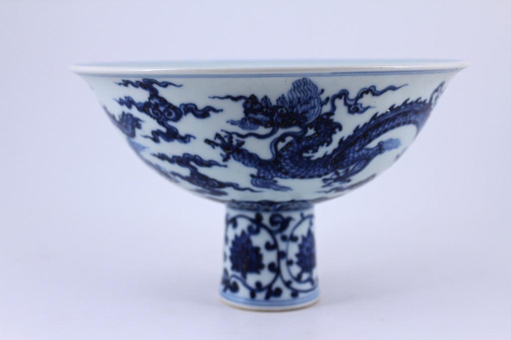 DouCai Dragon Porcelain Handle Cup Ming Mark (1 of 7)