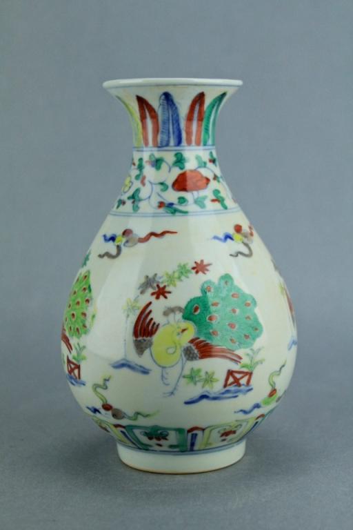 Ming DouCai Porcelain Vase ChengHua Mark (1 of 7)