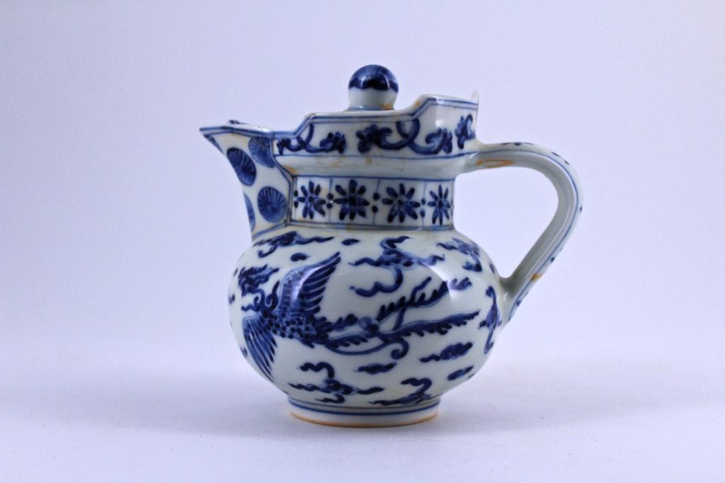 Blue&White Porcelain Pot with Lid Ming Period (1 of 7)