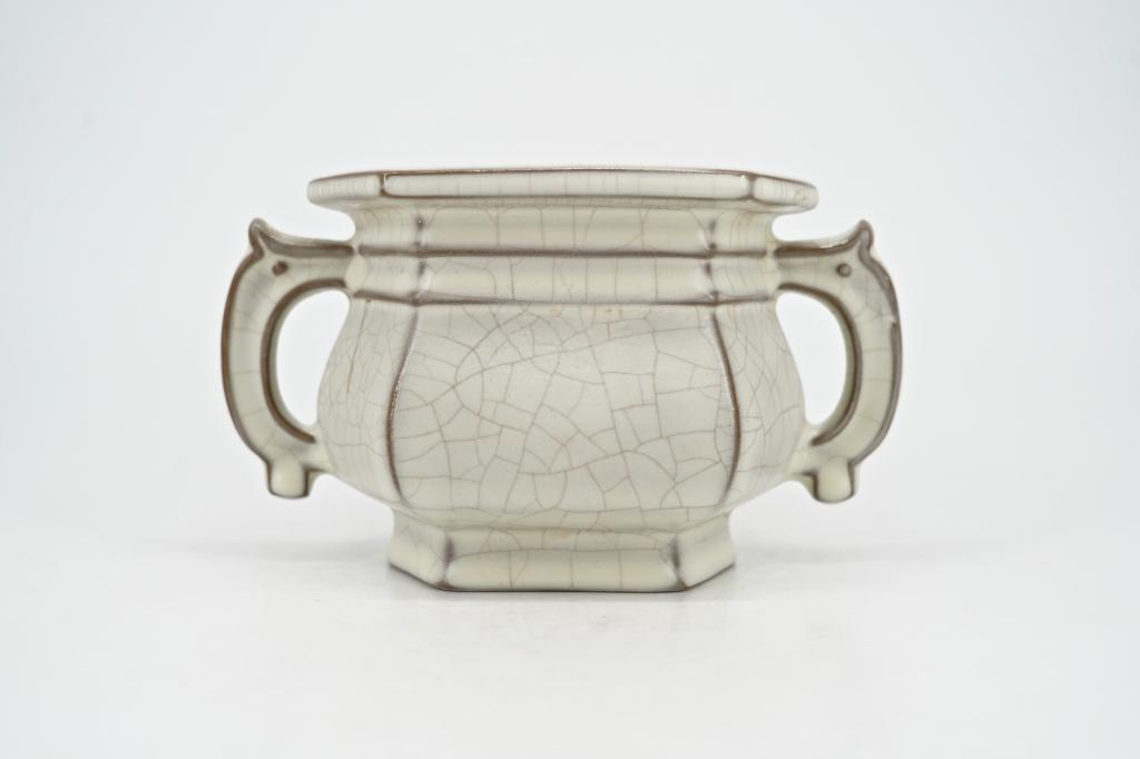 Song Porcelain Ding Yao Brush Washer (1 of 4)