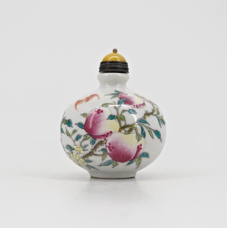 Qing Porcelain Snuff Bottle (1 of 4)